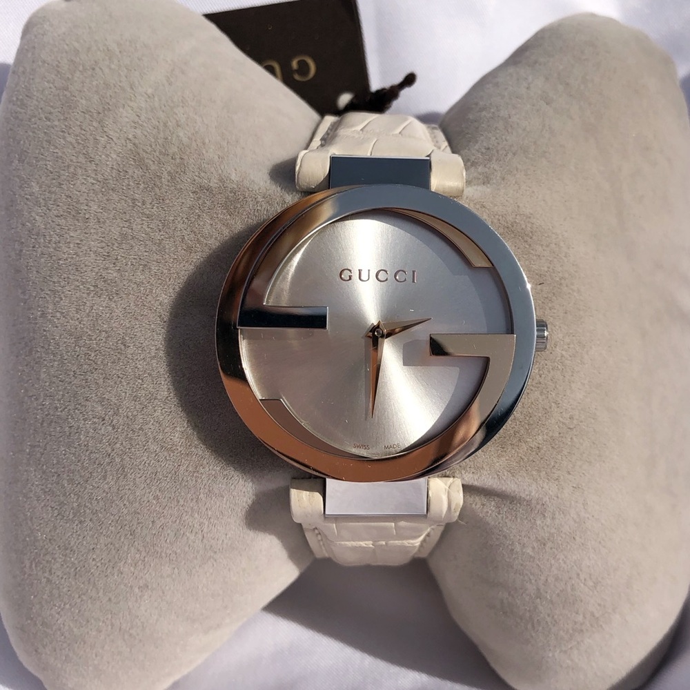 🆕 GUCCI 18kt gold Interlocking G-shape unisex watch 630